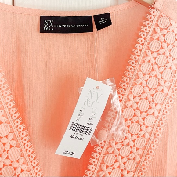 NWT NY&Co Lily & Cali Designer Collection Bell Sleeve V-neck Blouse in Peach M - Picture 5 of 6